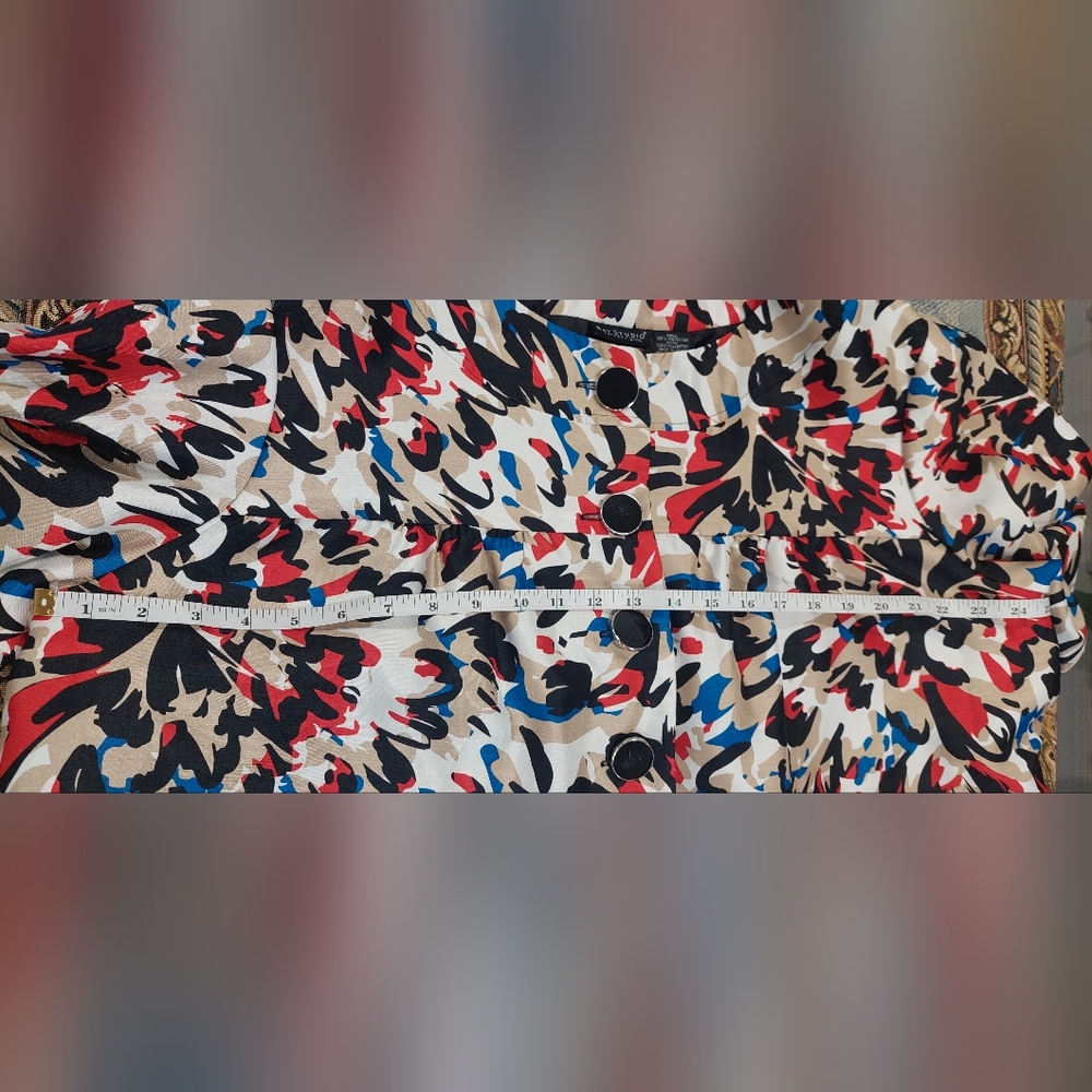 Chic Multicolor Abstract Blouse - Picture 9 of 10